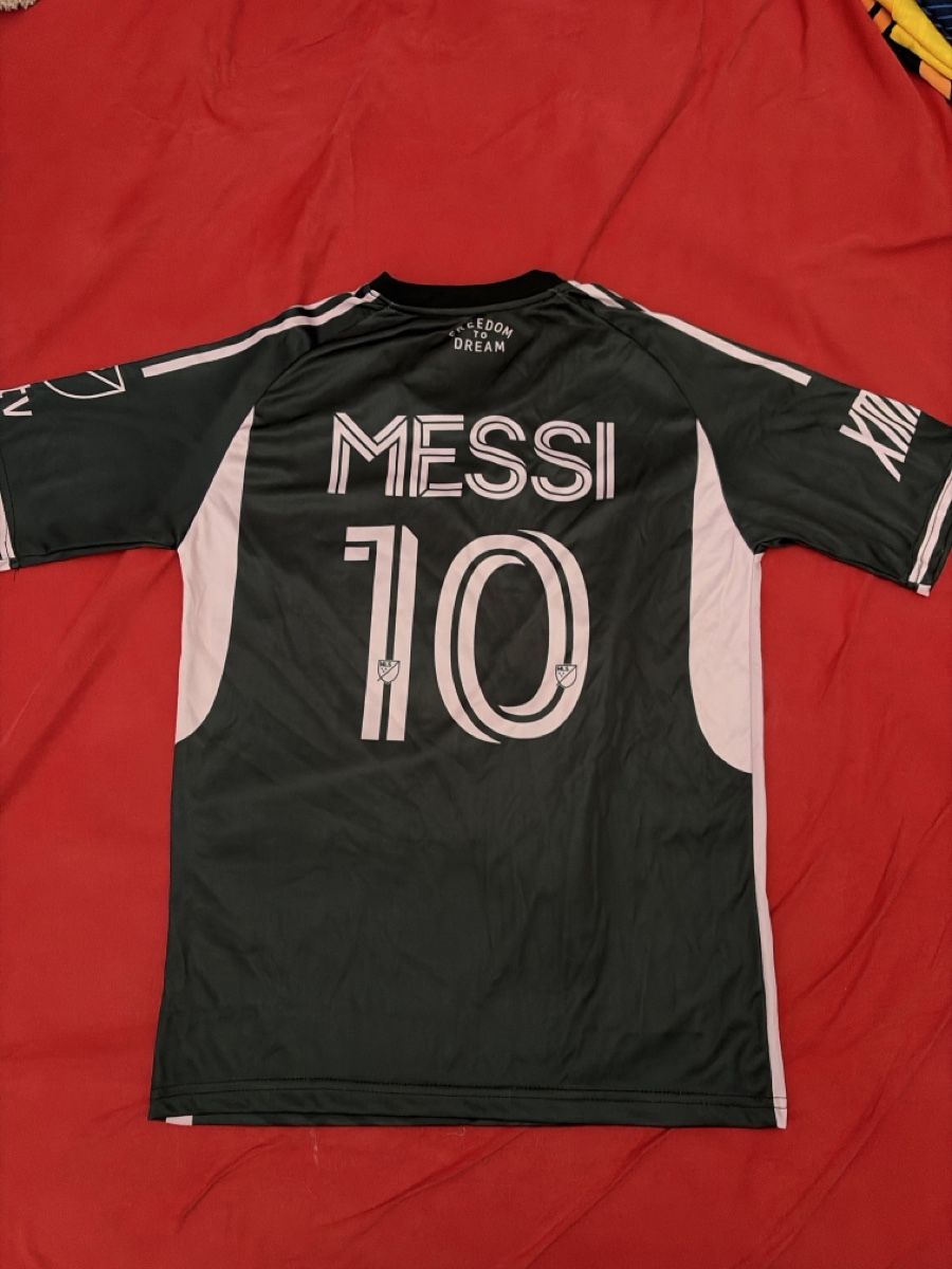 Maillots de corps & Pantalons: Fussballtrikot Messi, Inter Miami, nicht Original – D'occasion à Gommiswald par aar_zr2b 1