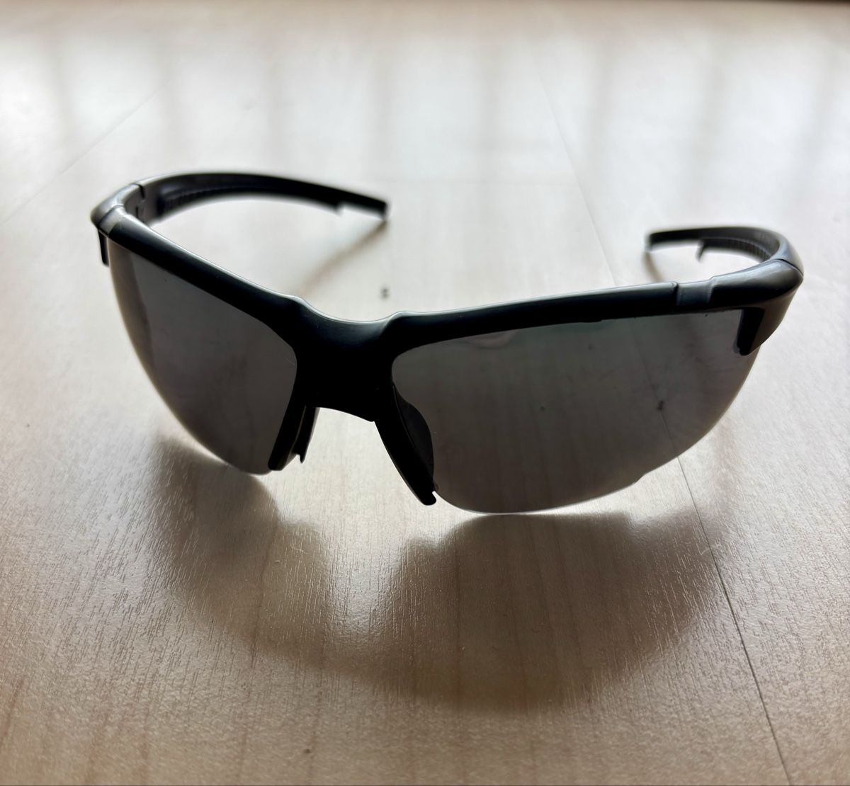 Lunettes & Verres: Lunettes de soleil – D'occasion à Denens par RomainSecondeMain 2