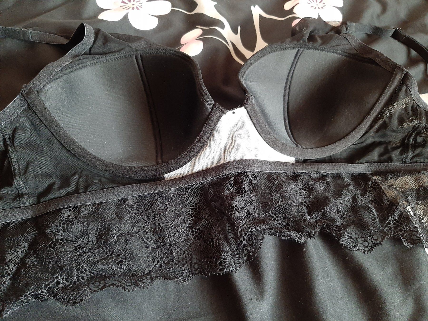 Autres dessous: Dessou BH Gr. 80B Farbe Schwarz – Neuf (Voir description) à Marthalen par Jenny.Z 2