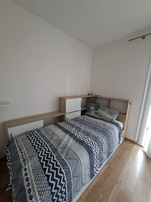Betten: Lit simple avec rangement – Gebraucht aus Lonay von ami_896q 2