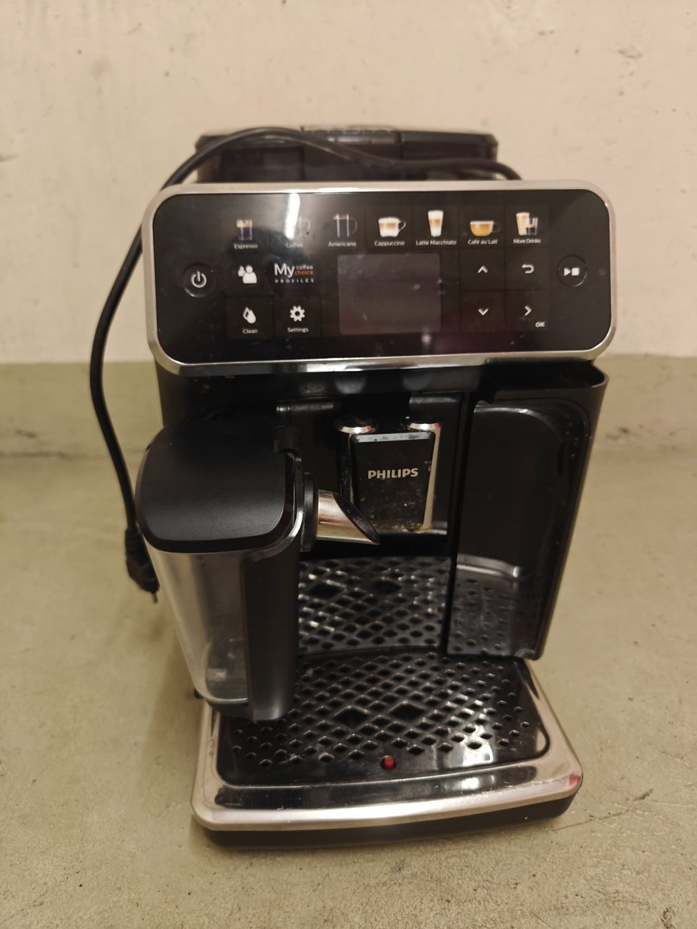 Kaffeemaschinen & Espressomaschinen: Kaffeevollautomat Philips – Defekt aus Lachen SZ von ale_87z8