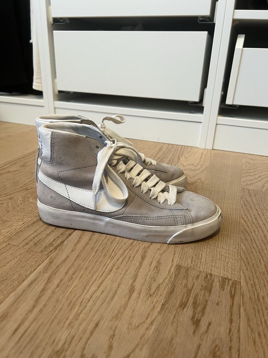 Nike Scarpe da uomo: Nike Blazer High – Usato da Bülach venduto da deinmica