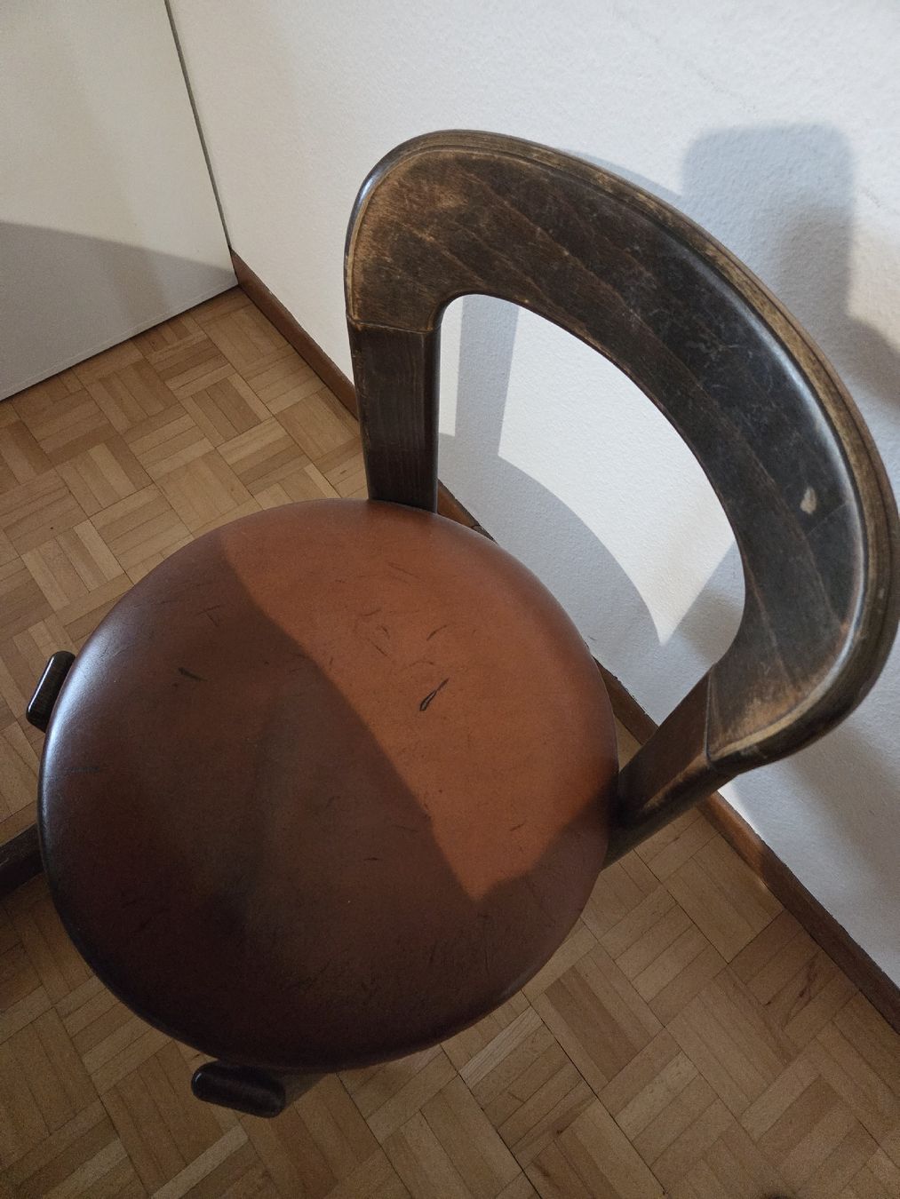 Set di tavolo e panche: Rund/Oval Tisch Vintage – Usato da Zürich venduto da MariaPu25 2