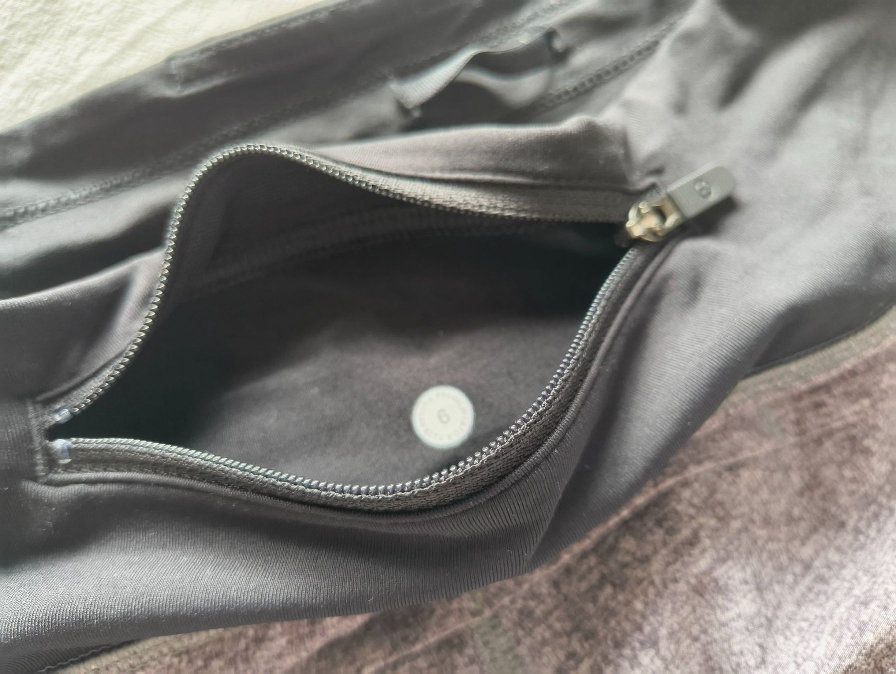 Lululemon Pantaloni: Lululemon Run Times Shorts gr 6 – Usato da Stein am Rhein venduto da DaOhana 4
