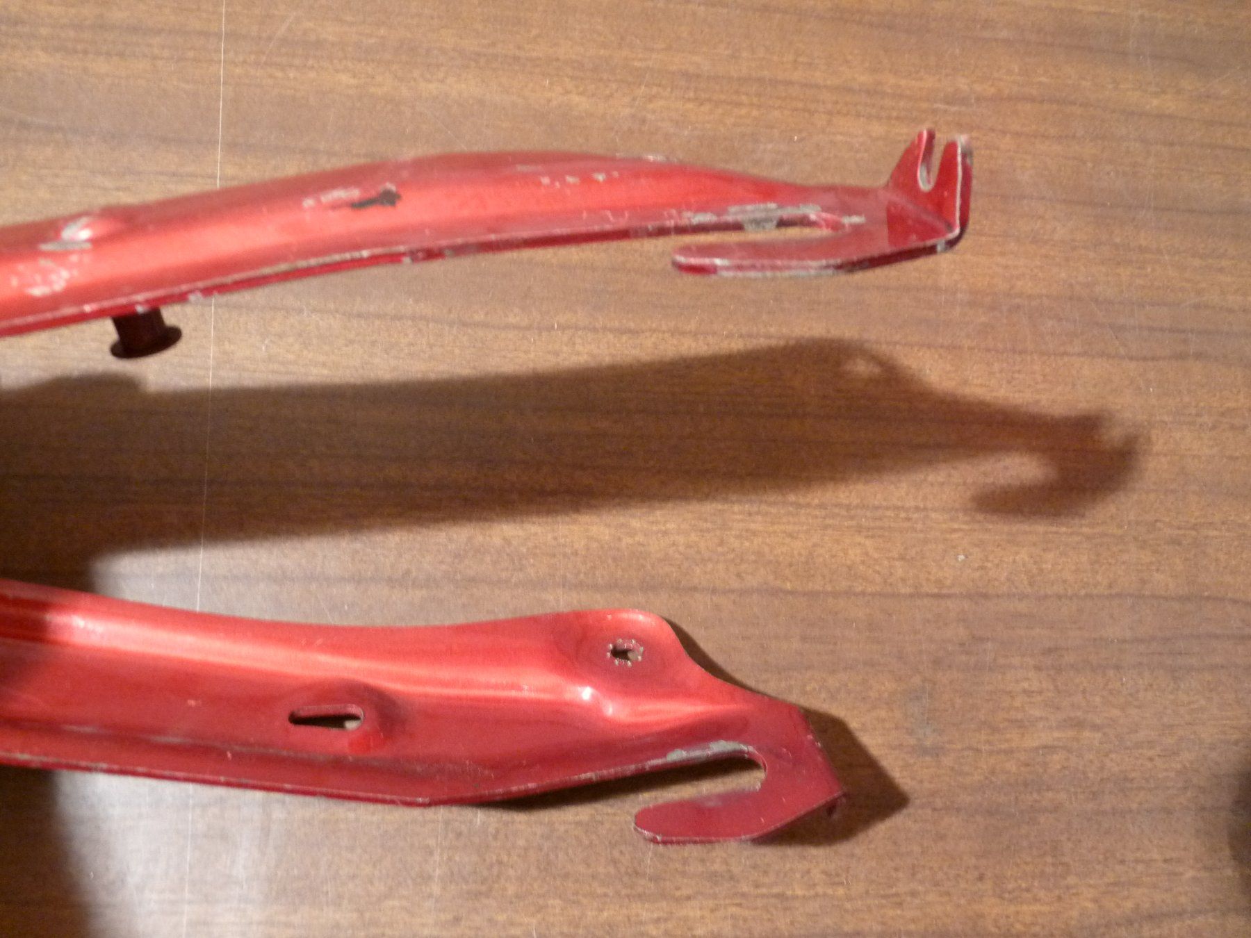 Puch Pièces pour mobylette: Puch Maxi Hinterrad Schwinge rot – D'occasion à huttwil par Pakora 7