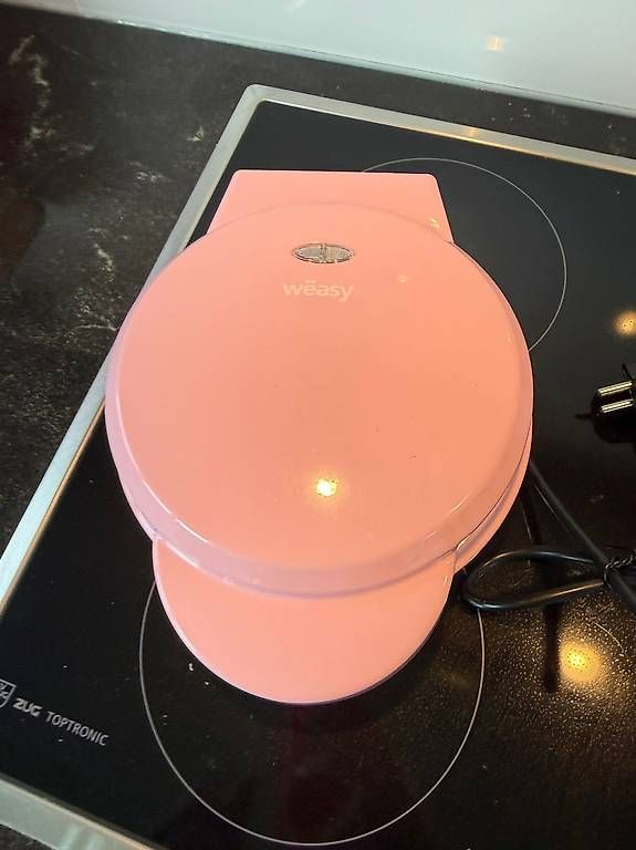 Elettrodomestici da cucina: Waffeleisen mit 4 wechselbaren Backplatten – Usato da Oeschgen venduto da Ebeck01