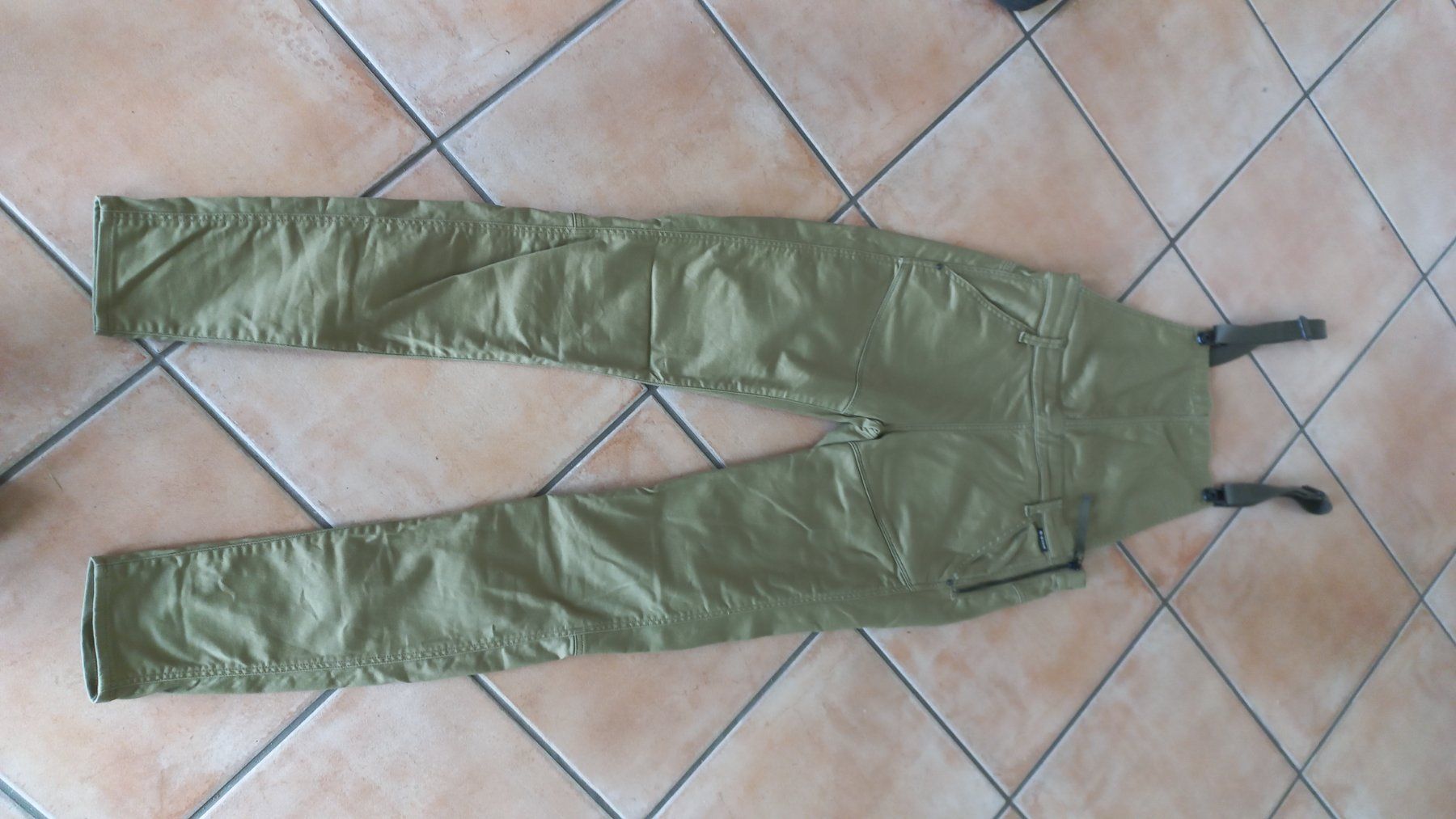 G-Star Pantaloni: Latzhose G-Star Gr. 29 – Usato da Scherzingen venduto da dun_r6nd 3