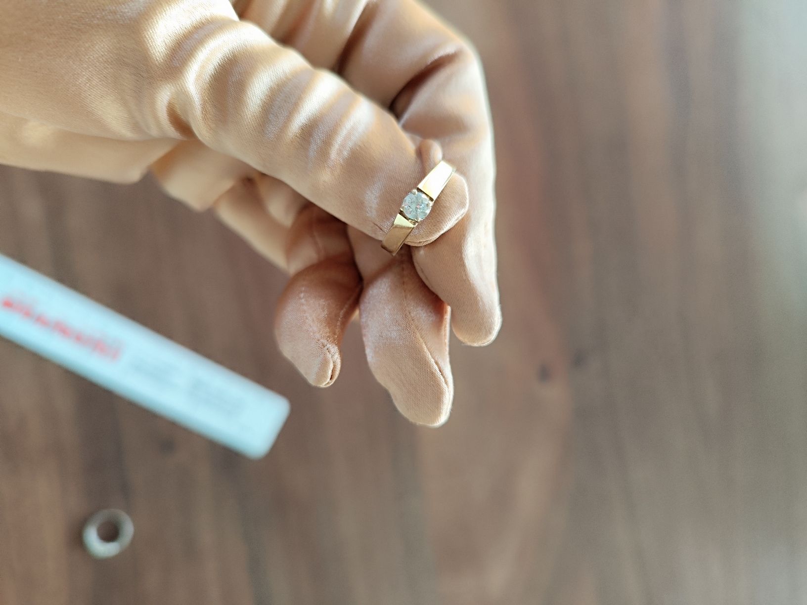 Anelli: Eleganter Goldring mit Diamant – Usato da Uerikon venduto da paloma61 3