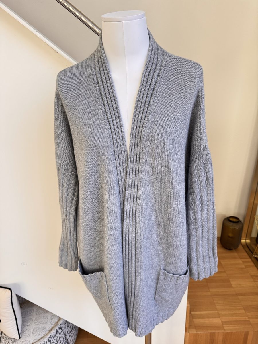 Giacche: Artist Fortune Strickjacke NEU XS Hellgrau – Nuovo (secondo la descrizione) da Küsnacht ZH venduto da maryberryblue