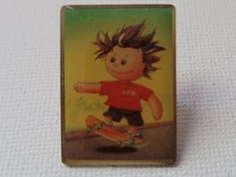 PIN AUS METALL / BROCHE EN MÉTAL – KFW – „CHICO“