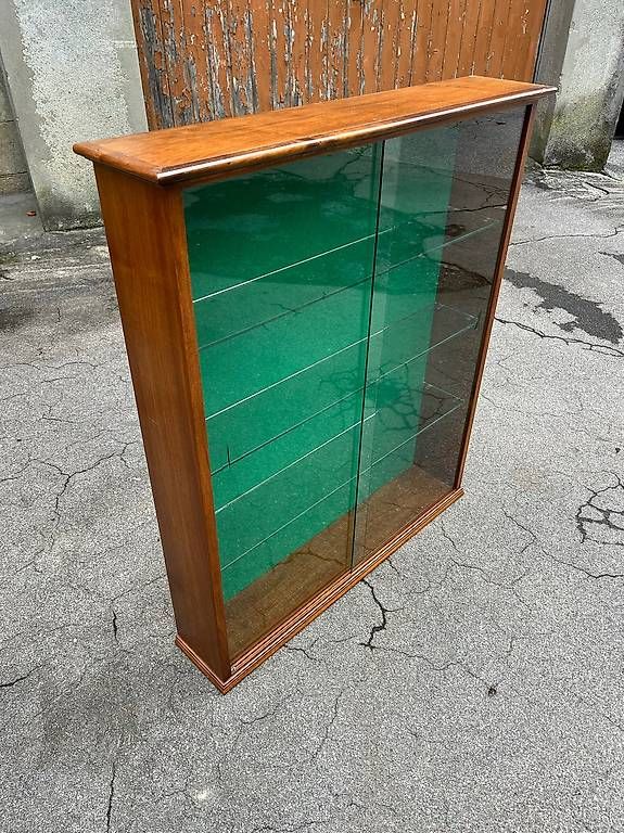 Vetrine: Petite vitrine en noyer – Usato da Arnex-sur-Orbe venduto da Tutu1037