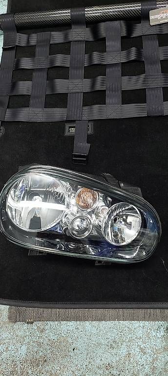 Phares: VW Golf 4 original Jubi Scheinwerfer – D'occasion à Dürrenäsch par fmu85 3