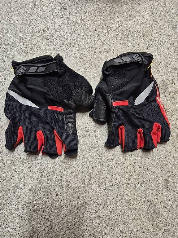 Mavic Handschuhe & Handstulpen: Mavic Handschuhe Velo/Fahrrad – Neu (gemäss Beschreibung) aus Jegenstorf von Crusty7