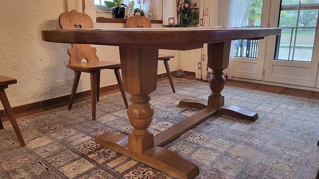 Tables: Esstisch massiv Eiche mit 6 massiv Eichenstühlen – D'occasion à Neftenbach par rasen07 2