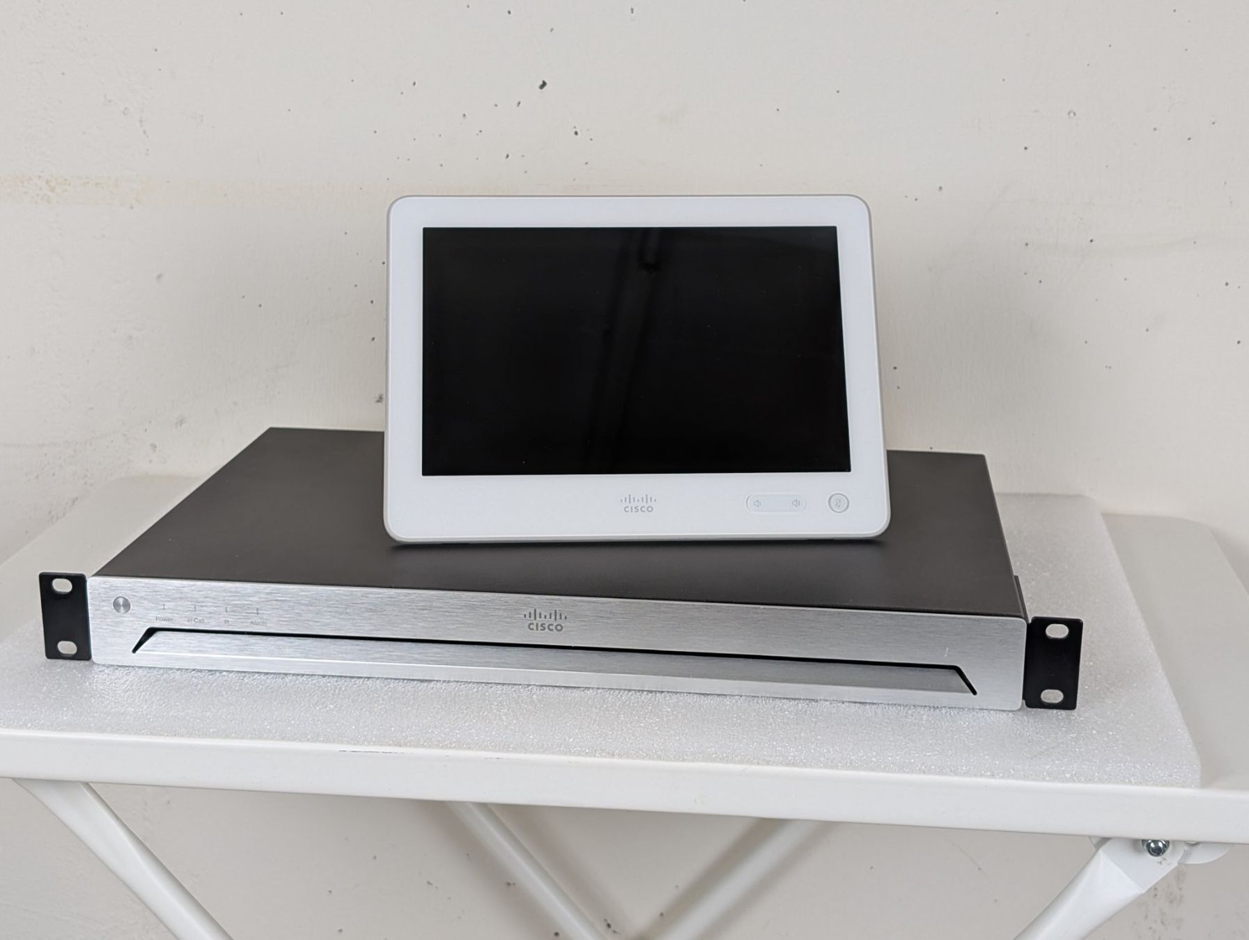 Cisco Webcams: Cisco TelePresence SX80 Codec & Touch 10, getestet ohne Liz. – Gebraucht aus Winterthur von Hint17