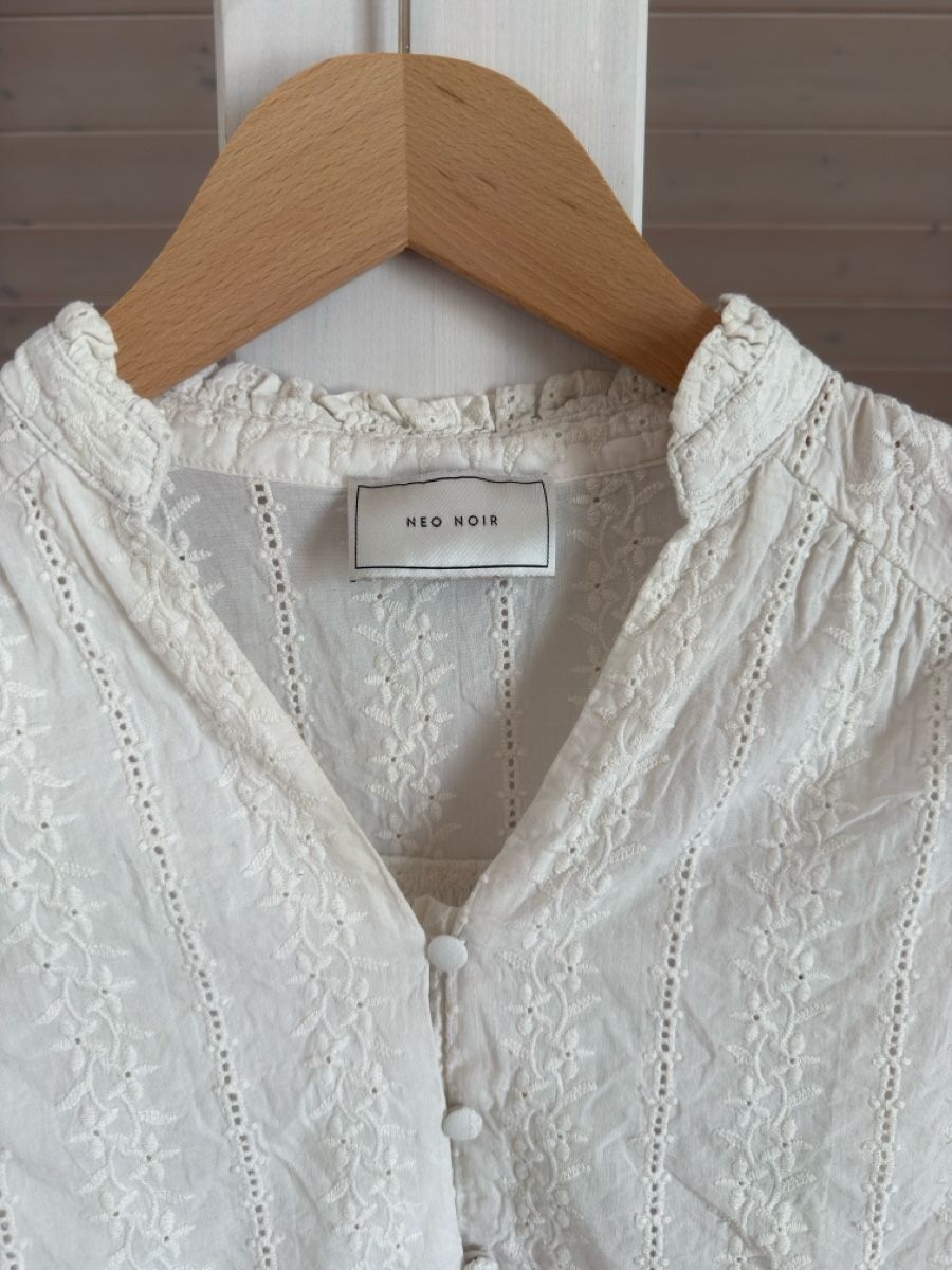 Camicette: Neo Noir Bluse weiss Grösse 36 – Usato da Sarmenstorf venduto da Nathaliie_21 1