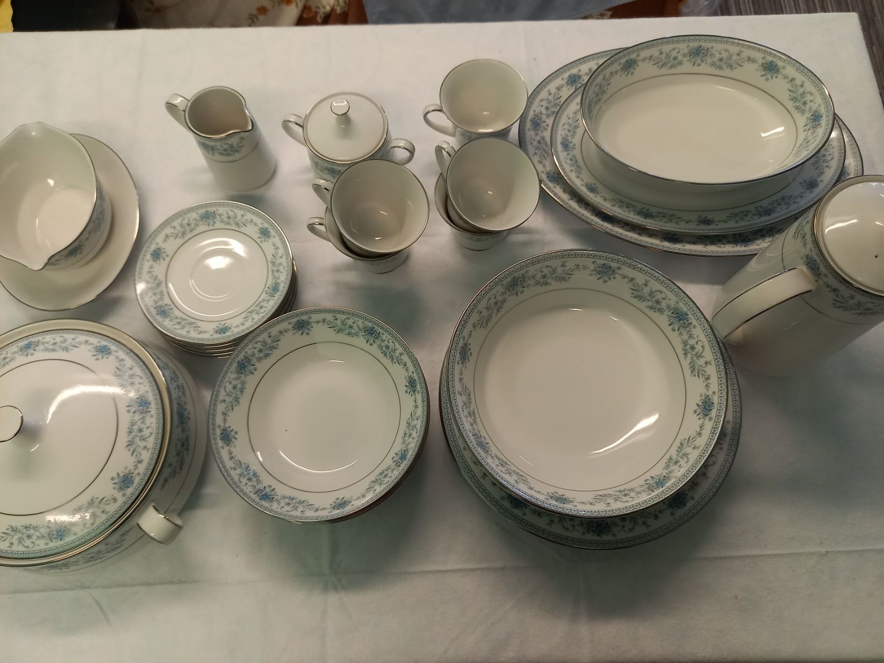 Set di piatti: PORZELAN SERVIS  BLUE HILL – Usato da Uster venduto da flocke1