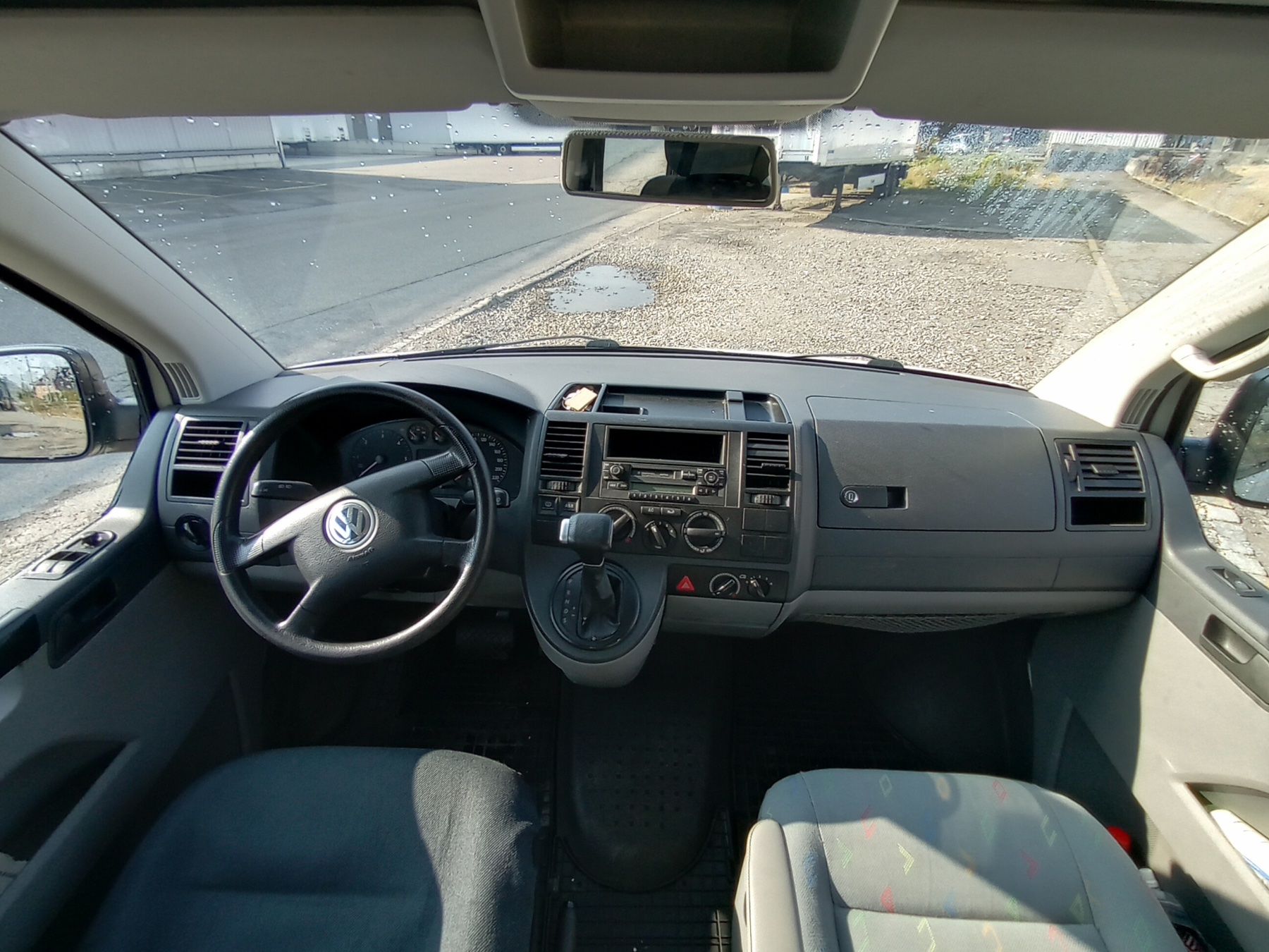 VW Veicoli commerciali: VW T5 (Langversion)–Zuverlässiger Allrounder&Camperbasis – Usato da Basel venduto da RueschMotorColl 3