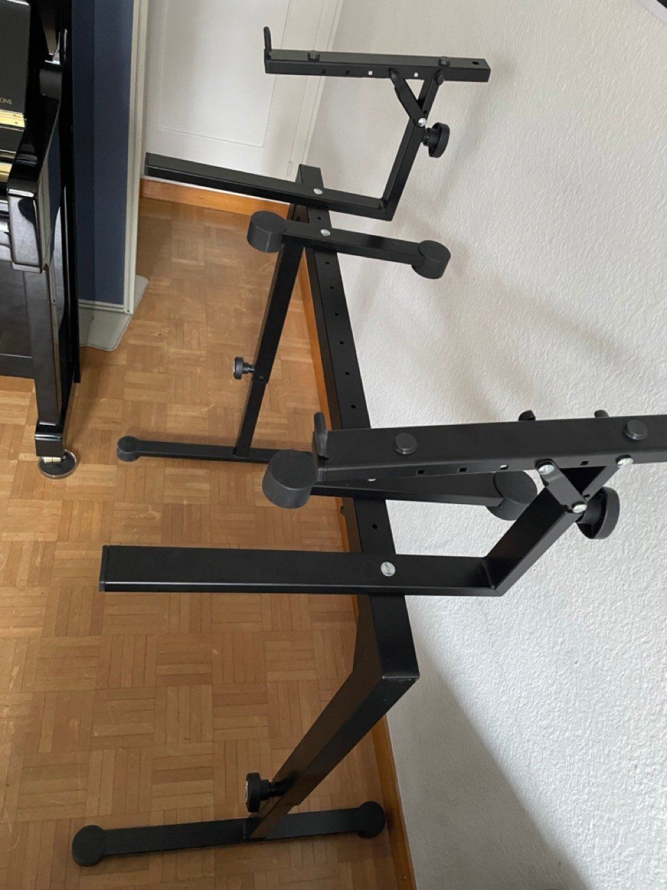 König & Meyer Supporti per strumenti musicali & leggii: K&M Keyboardständer – Usato da Gümligen venduto da adomas-romas 1