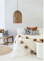 Bett/Sofa Überwurf, Tagesdecke mit Pompoms, handgefertigt