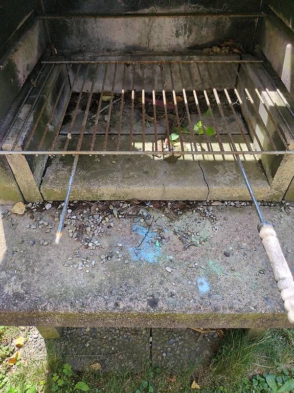 Grills: Steingrill – Gebraucht aus Embrach von Vza 3