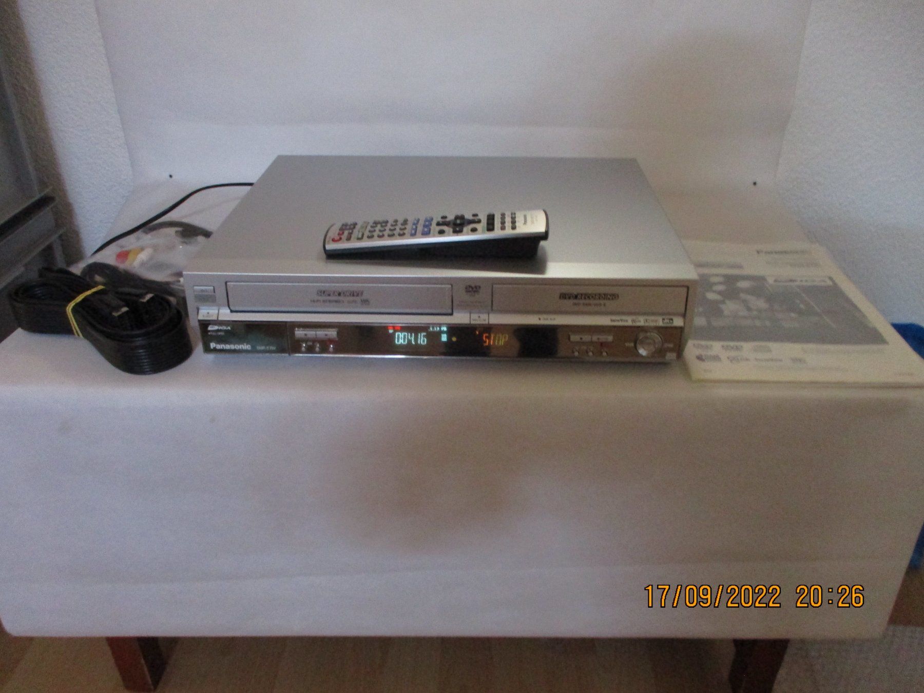 Enregistreurs: Panasonic DMR-E75V DVD / VHS-Recorder / codefree – D'occasion à Liestal par Disc-Point 9