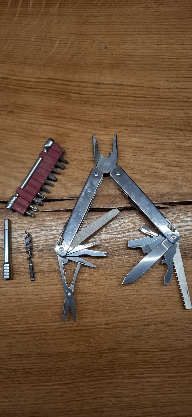 Victorinox Coltelli tascabile: Multitool Victorinox SwissTool X plus mit Bitsatz + Ratsche – Usato da Guntershausen venduto da Jtattoo