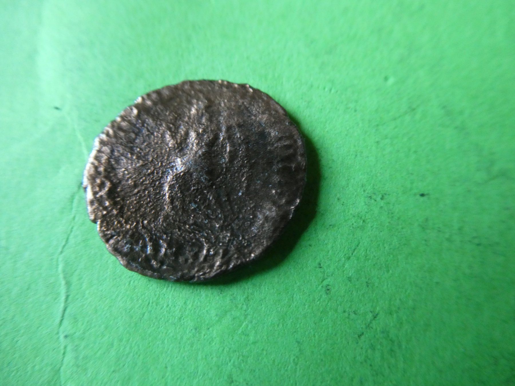 Alle Münzen: uralte Bronzemünze  16 mm     1.82 g – Gebraucht aus Hinterforst von Rohusri 2