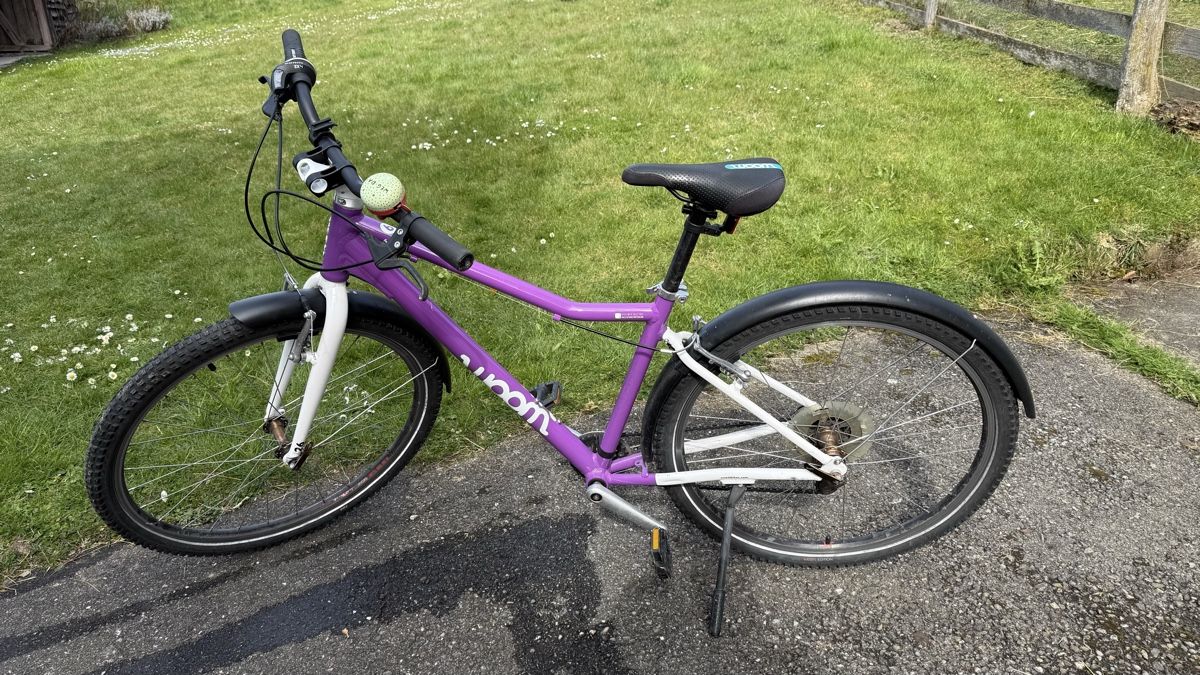 Woom Velos: Woom 6 Kinderfahrrad, lila, Top Zustand, sofort fahrbereit! – Gebraucht aus Steckborn von Gtfourch 1