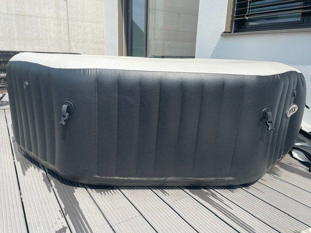 Intex Whirlpool: Whirlpool Intex PureSpa Jet+Bubble 218/168x71cm – Usato da Untersiggenthal venduto da gigilabegalini 1
