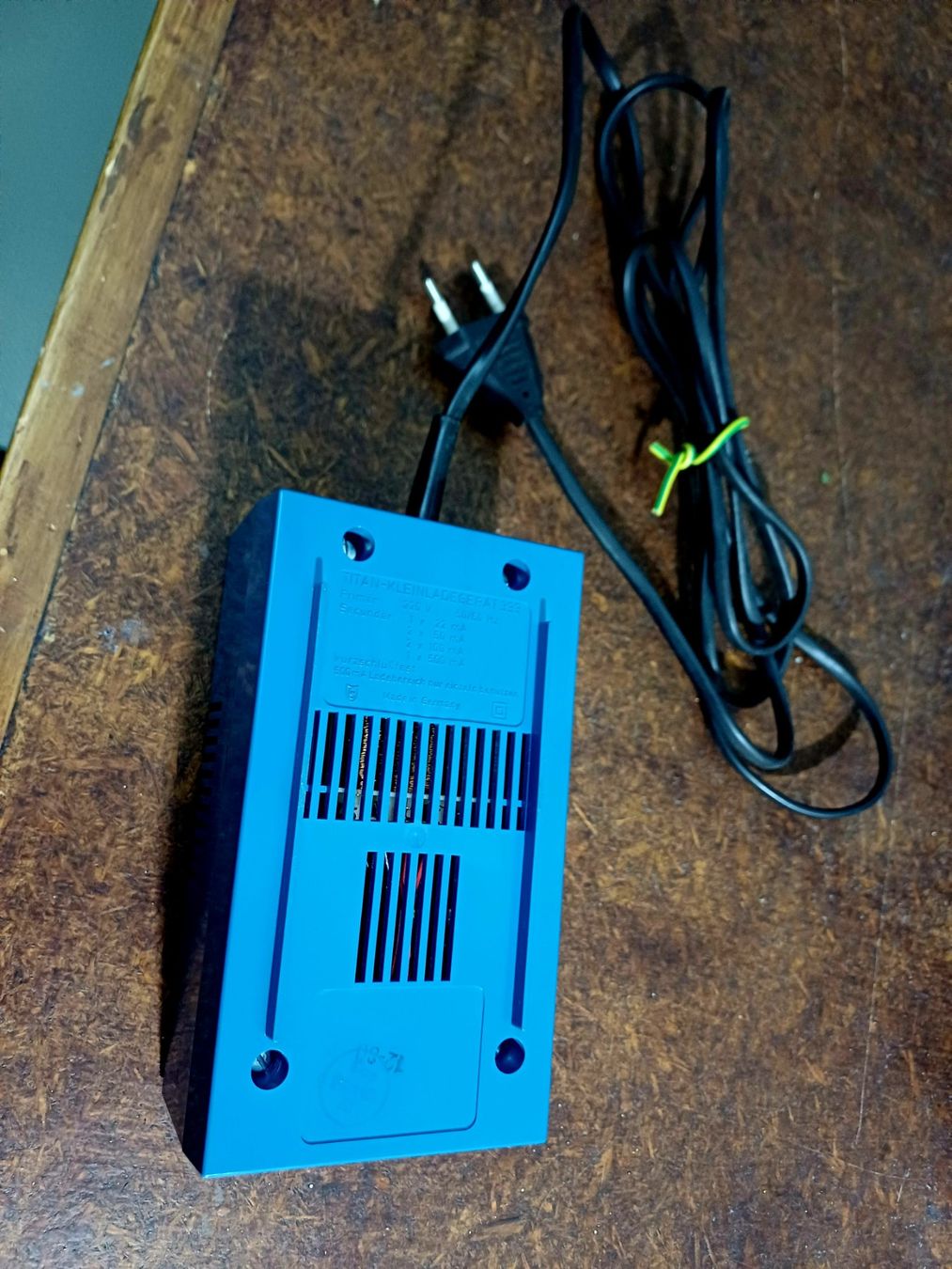 Modellini di ferrovie: Simprop Electronic Ladegerät Trafo Modellbau CH – Nuovo e nell'imballaggio originale da Kloten venduto da Juanita3 7
