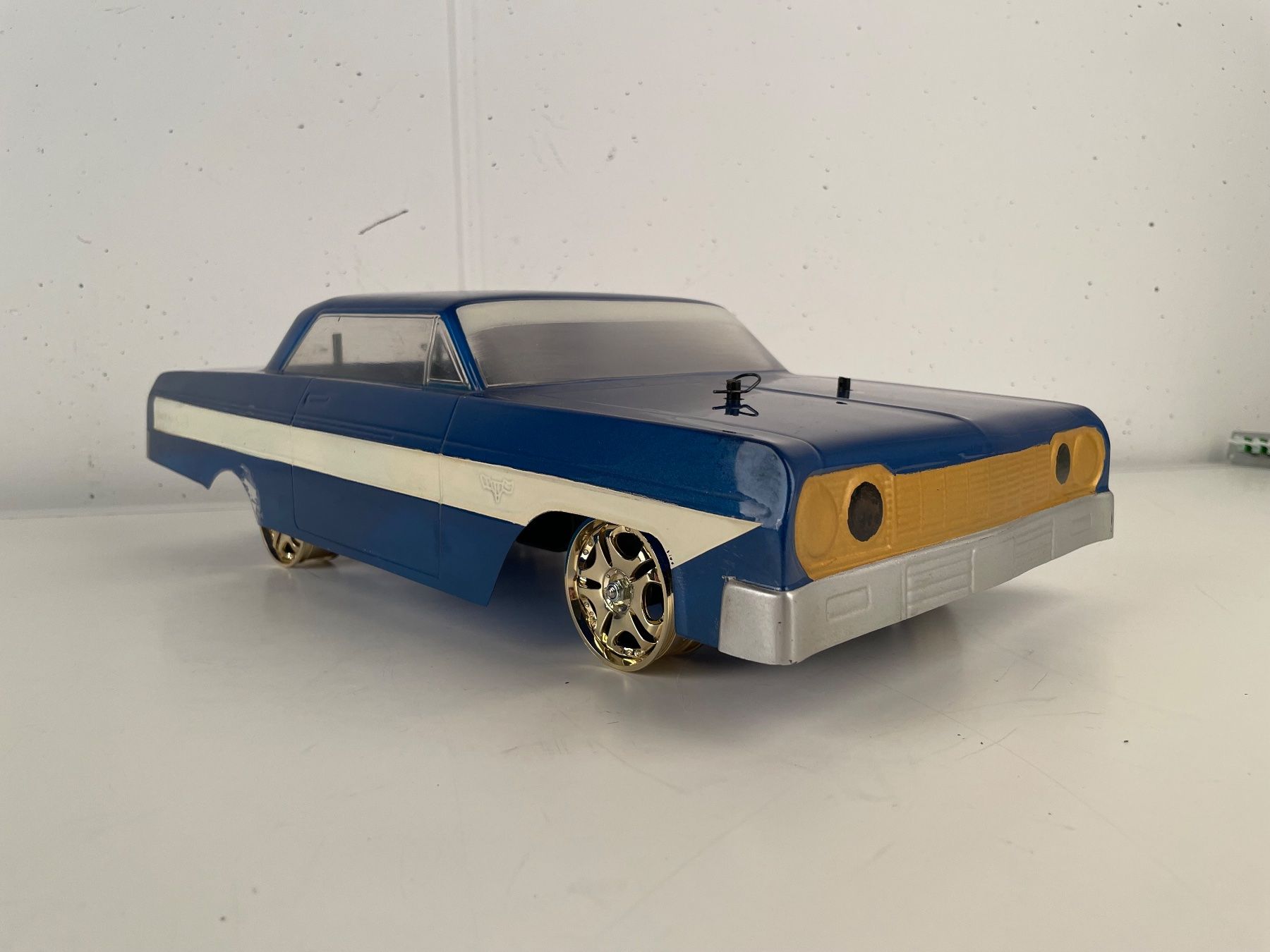 Tamiya Modellismo RC: Tamiya Lowrider Project – Usato da Uznach venduto da nightcrawler