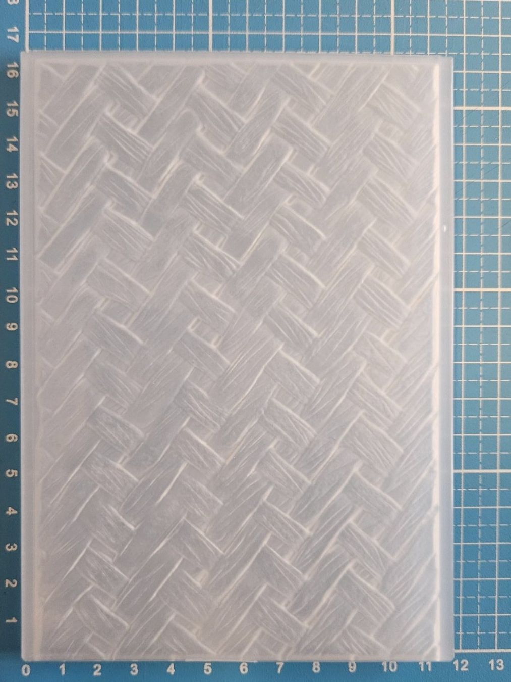 Schablonen: 3D Prägeschablone Nr.976, Muster (Sizzix geeignet) – Neu und originalverpackt aus Gretzenbach von Fliegepilz56 3
