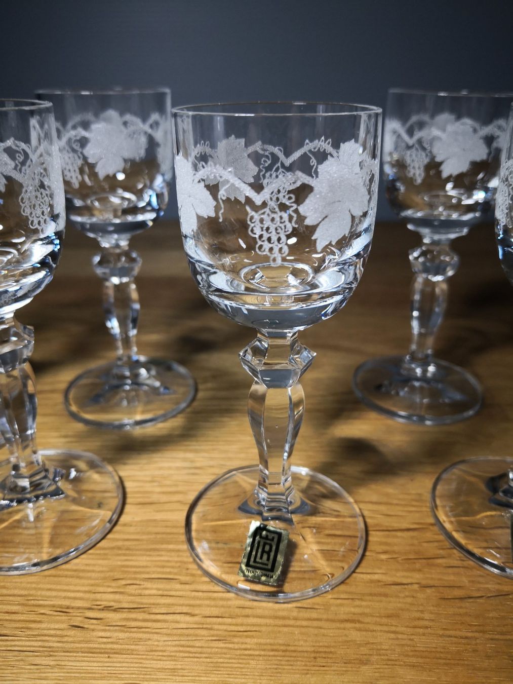 Gläser: 6 Böhmische Bleikristall Likörkelche mit Traubenmuster 30ml – Gebraucht aus Freienstein von Emmitizziovalina 1