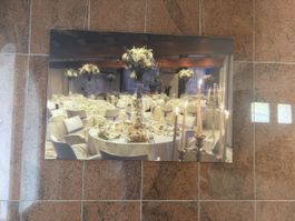 Wandbild Hochzeitsdekoration Motiv Festsaal Zustand gut