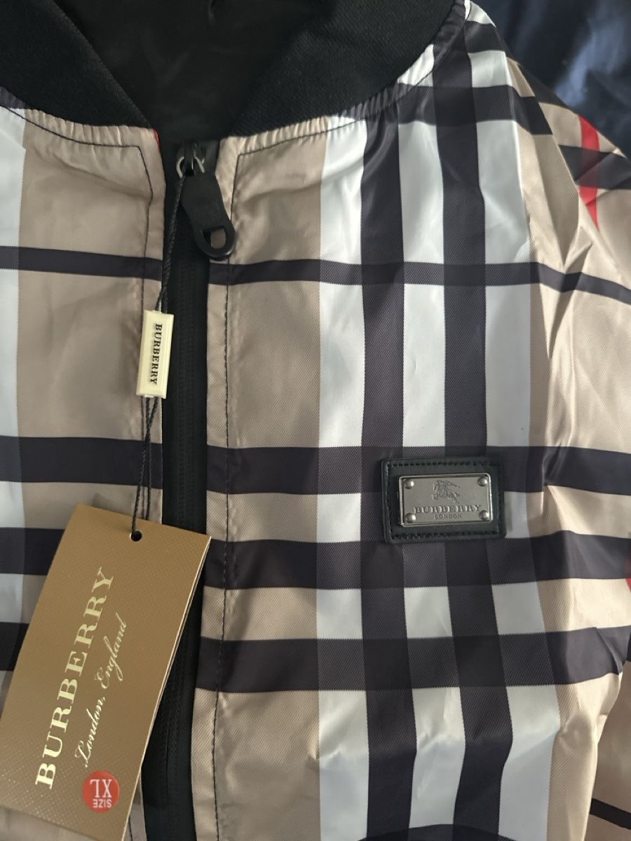Burberry Jacken:  Veste Burberry – Neu und originalverpackt aus Fribourg von arkina_777 1