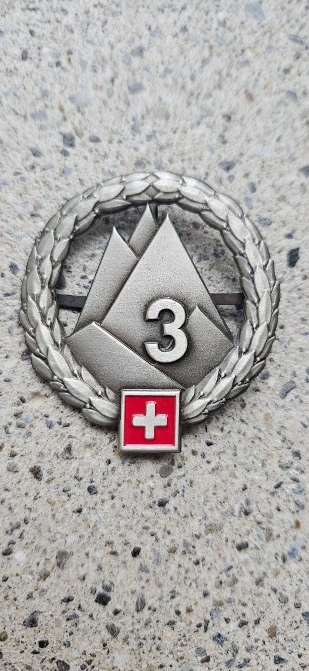 Schweizer Armee Placchette & Badge: *** Beretemblem Silber Schweizer Armee *** – Nuovo e nell'imballaggio originale da Riedholz venduto da fr_sIruP