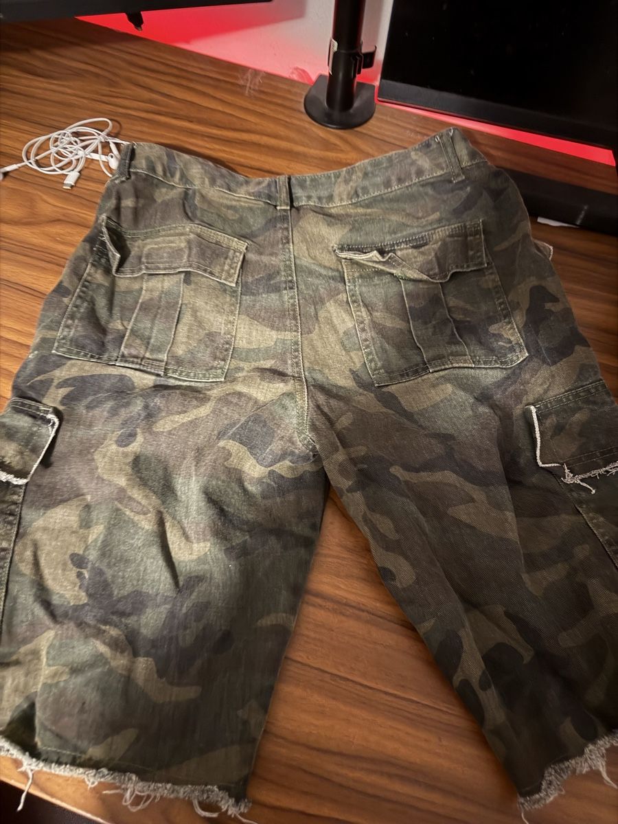 Hosen: Cargo shorts, camo.  – Gebraucht aus Langenthal von N4900 1