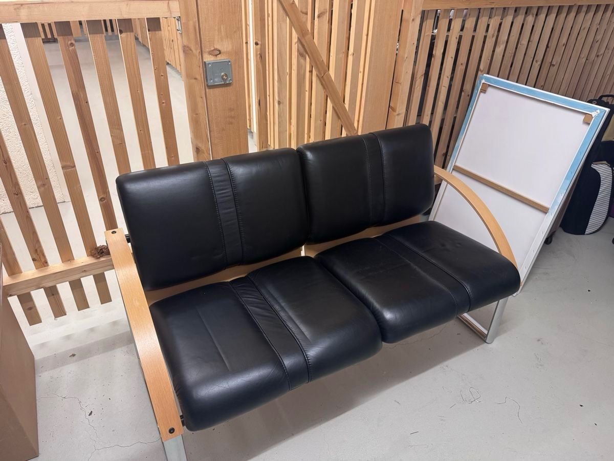Bänke: Designer Sitzbank und Tisch Giroflex – Gebraucht aus Horgen von Auction-Kings