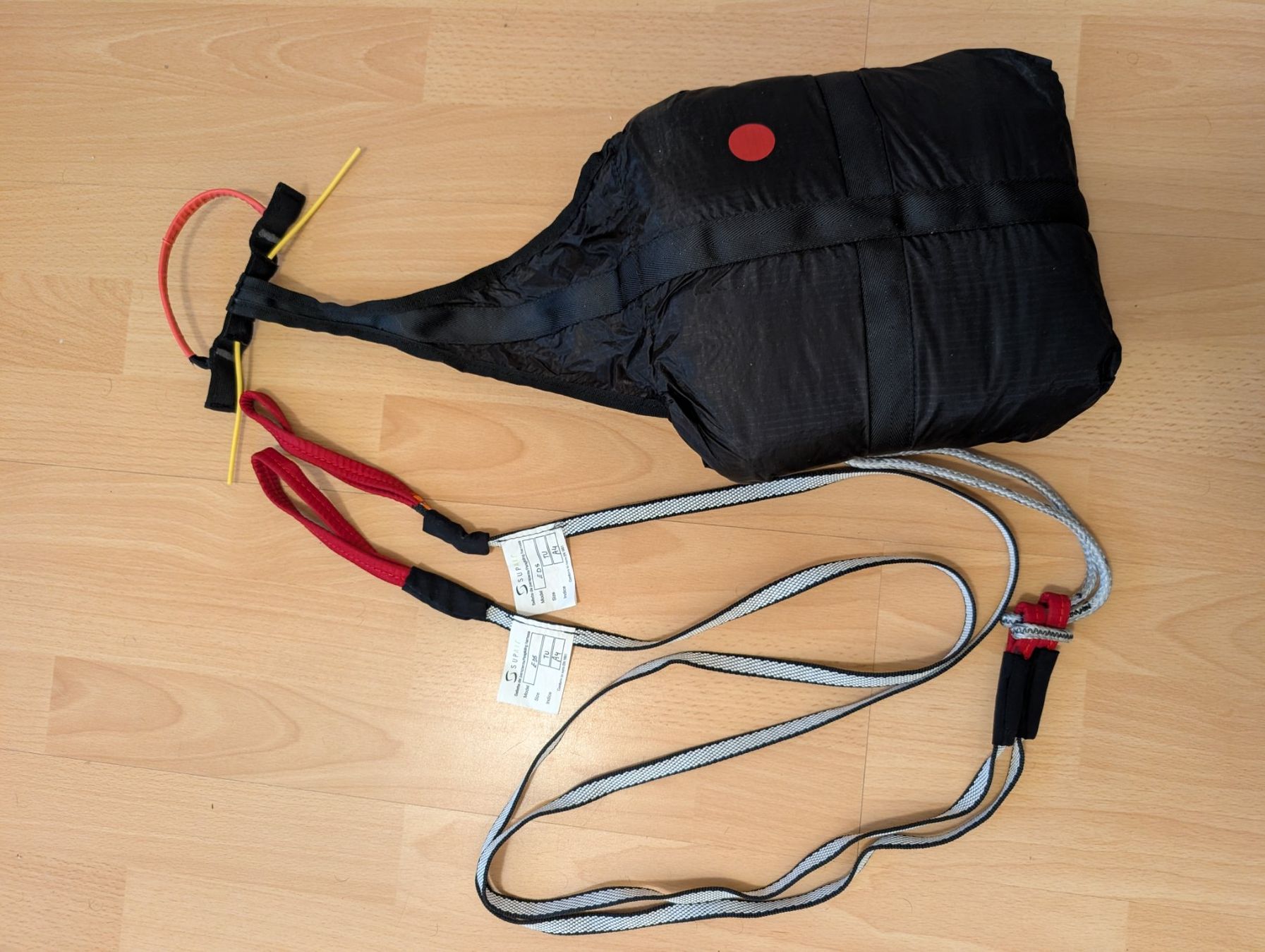 Sport dell'aria & Aquiloni: Parachute secour - Quatro light 110 – Nuovo (secondo la descrizione) da Nyon venduto da slu_8zvg 2