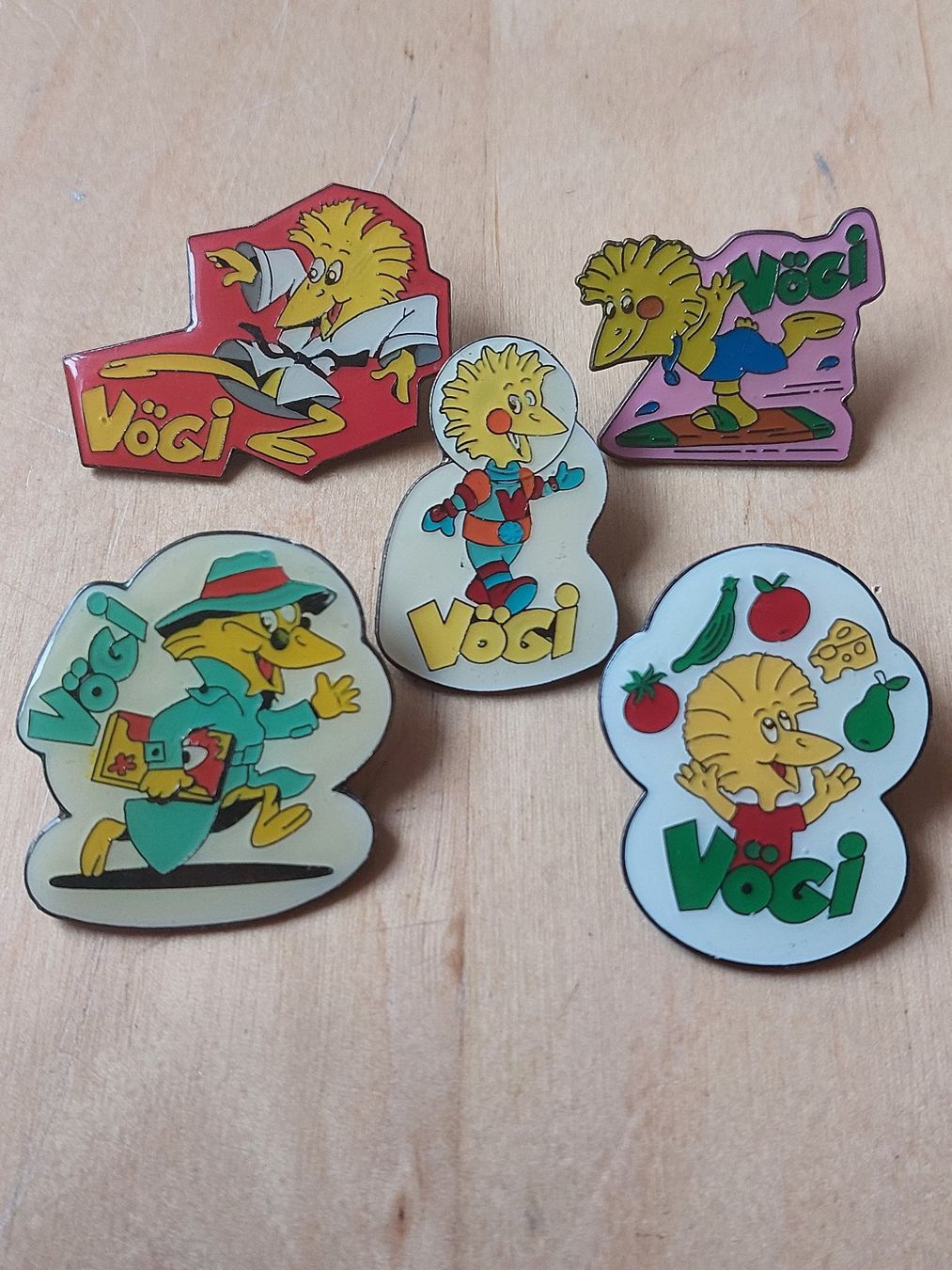Placchette & Badge: 5 VÖGI - PIN – Usato da Gipf - Oberfrick venduto da Esnoopy