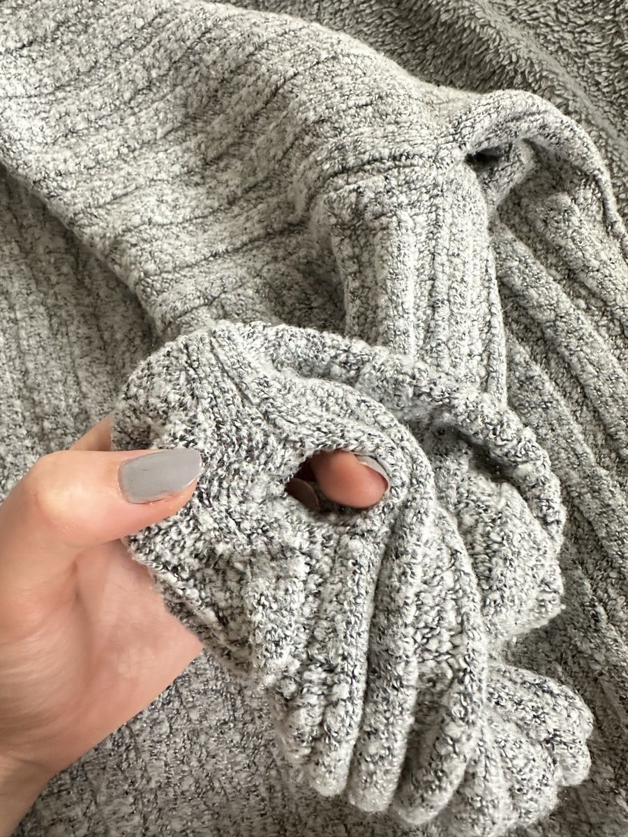 Lots de vêtements: 2 Graue Pullover – D'occasion à Oberwil BL par viviii.mz 2