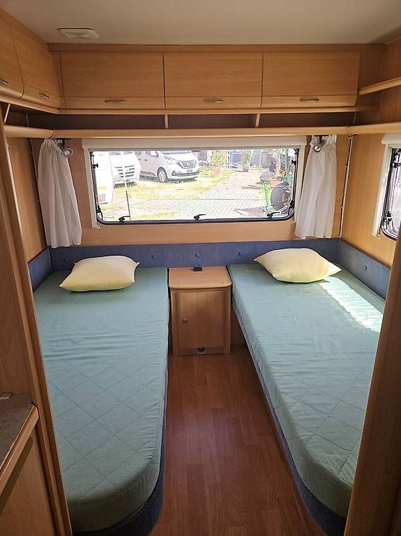 Camping Fahrzeuge: A vendre Dethleffs Camper avec toit de protection – Gebraucht aus Belmont-Yverdon von FloridaJeep 3