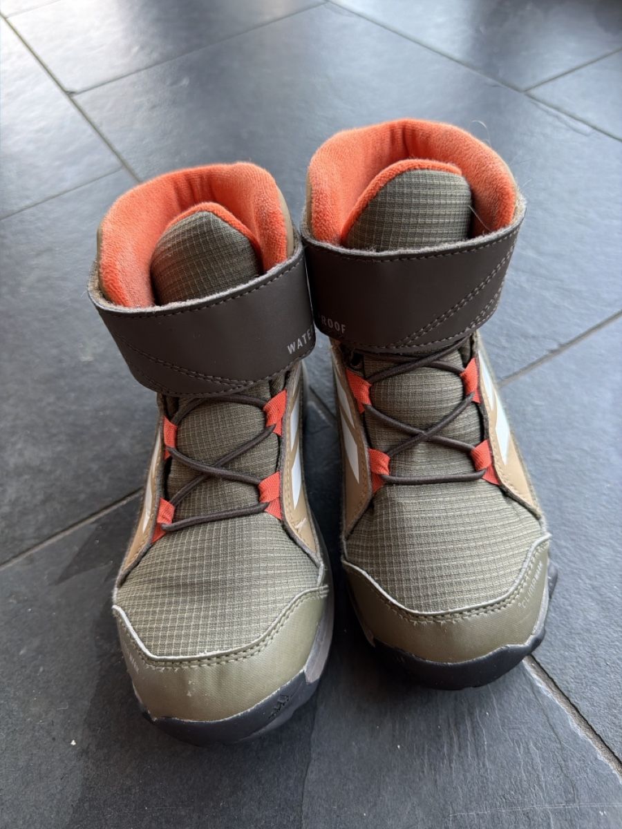 Adidas Schuhe für Jungen: Adidas Winterschuhe – Gebraucht aus Buch am Irchel von olivv24