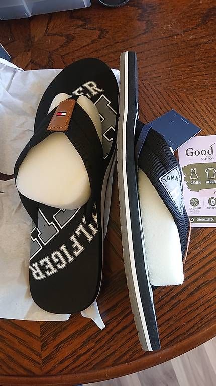 Tommy Hilfiger Scarpe da uomo: Tommy Hilfiger Sandalen NEU Gr 45 – Nuovo e nell'imballaggio originale da Grenchen venduto da Zombiepolizist 1