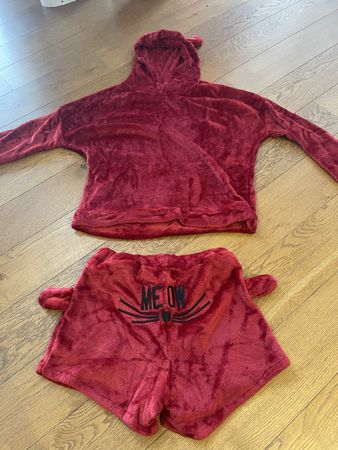 Pyjama in Bordeaux Gr M Neu