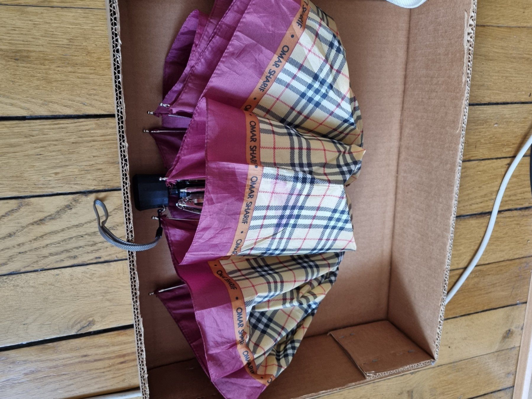 Regenschirme: Omar Sharif Taschenschirm, klein, handlich – Gebraucht aus Schaffhausen von Leveron13 4