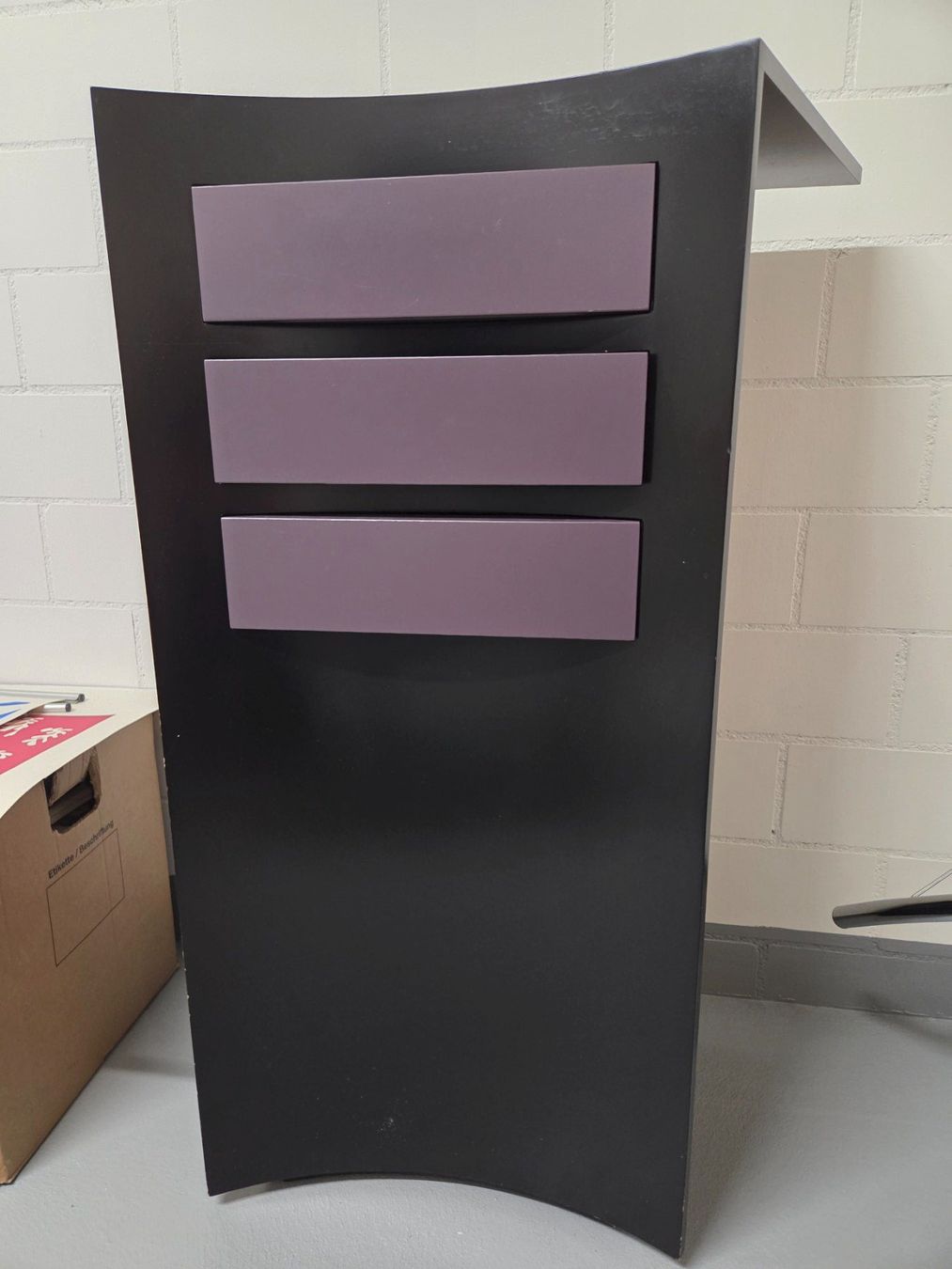 Cassettiere: Schmales Sideboard mit Schubladen – Usato da Stäfa venduto da wer_5vdz