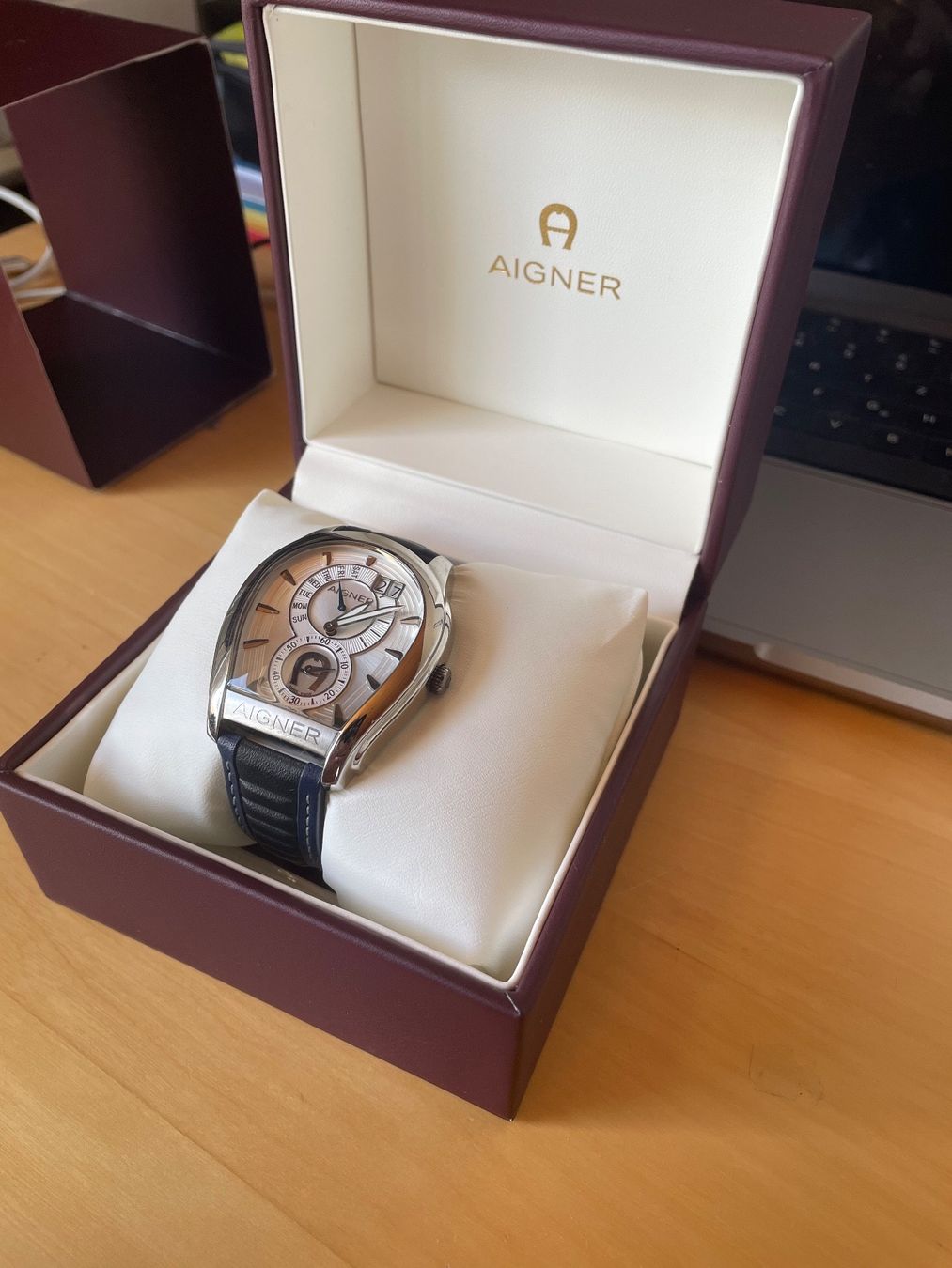 Aigner Uhren: AIGNER Armbanduhr – Gebraucht aus Kriens von  6
