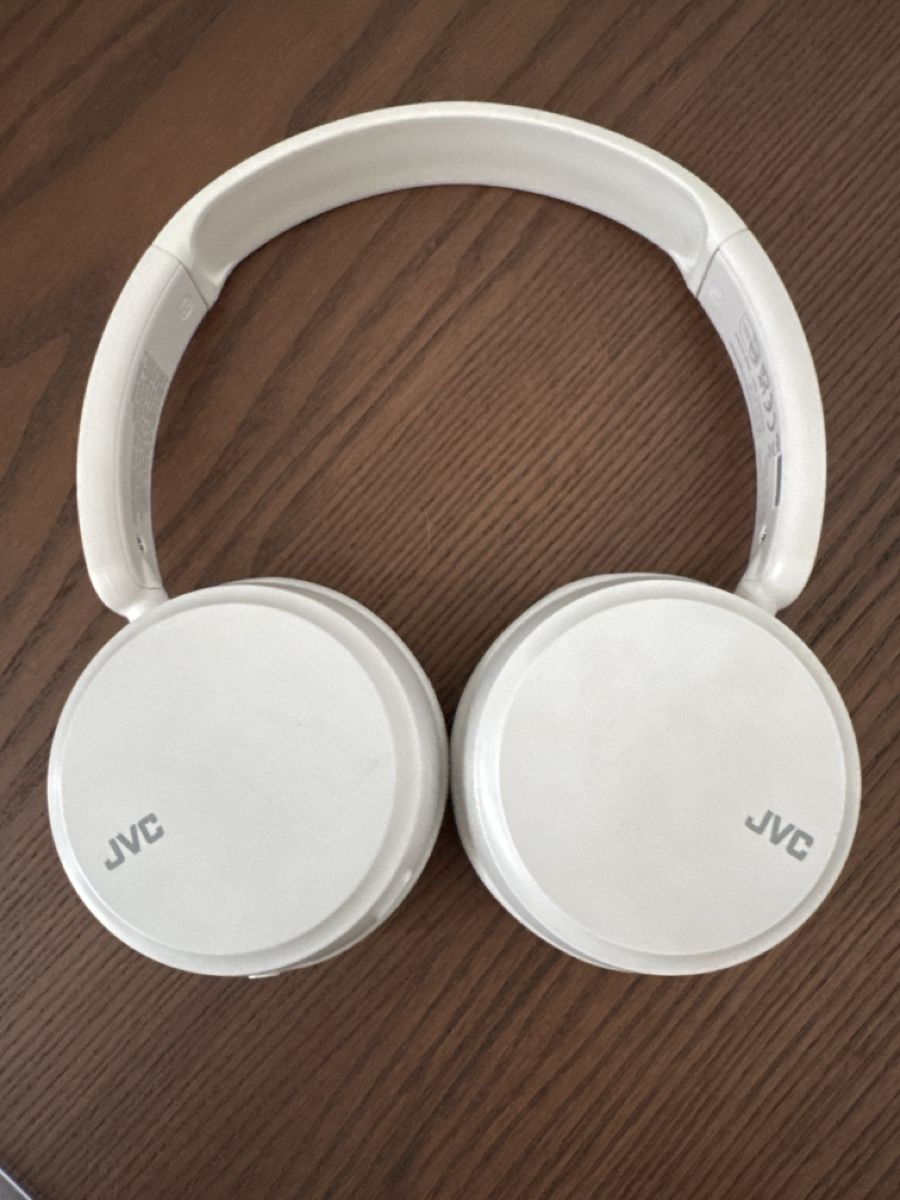 JVC Cuffie: JVC Kopfhörer kabellos weiss – Usato da Sursee venduto da Nozi99
